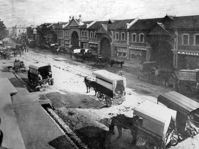 Outside the East End Market in 1905