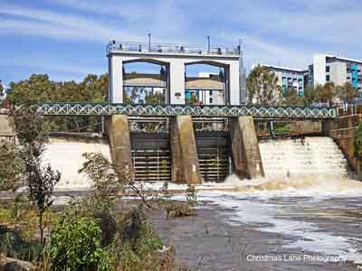 Torrens Weir,<br>flowing into the River Torrens.